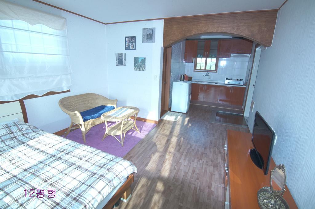 Yerae Pension Seogwipo Rum bild