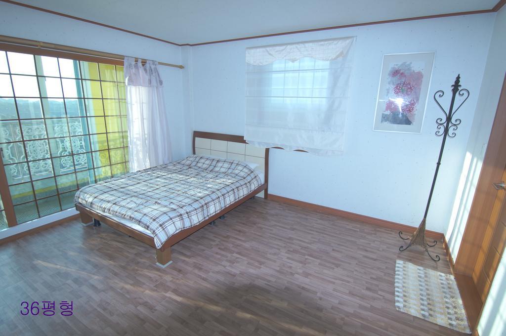 Yerae Pension Seogwipo Rum bild